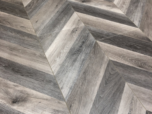 2470_803-dub-skandinavskiy